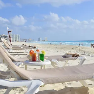Hotel Mia, Cancun